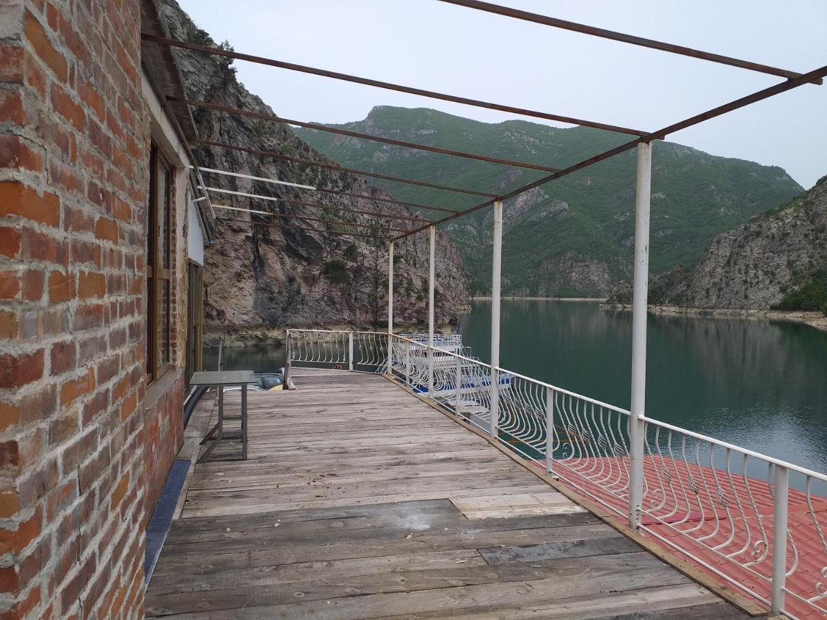 Rozafa Ferry & Accommodation Koman Exterior photo